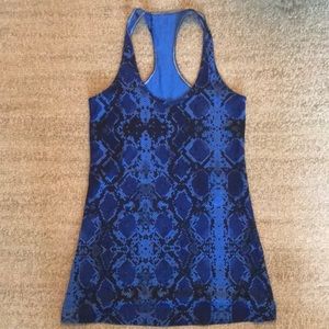 Blue snakeskin lululemon tank size 6